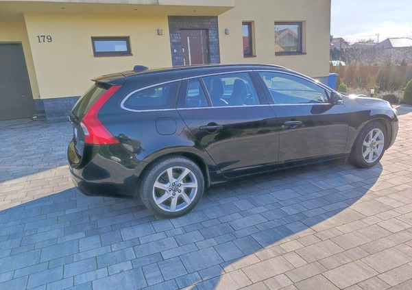 Volvo V60 cena 40590 przebieg: 221300, rok produkcji 2014 z Kraków małe 106